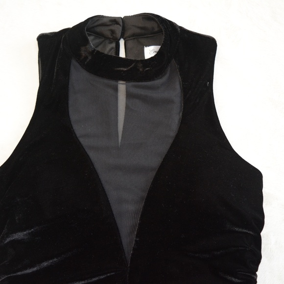 Emerald Sundae Dresses Von Maur Black Velvet Cocktail Dress Short S